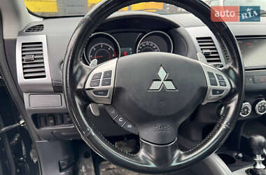 Внедорожник / Кроссовер Mitsubishi Outlander 2010 в 