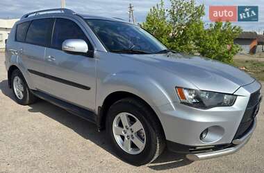 Внедорожник / Кроссовер Mitsubishi Outlander 2011 в 
