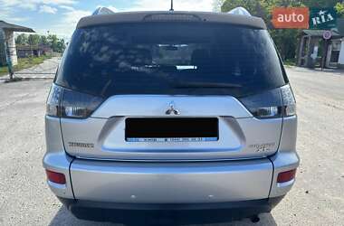 Внедорожник / Кроссовер Mitsubishi Outlander 2011 в 