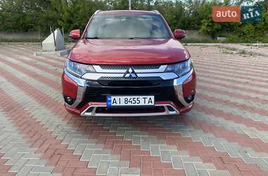 Позашляховик / Кросовер Mitsubishi Outlander 2019 в 