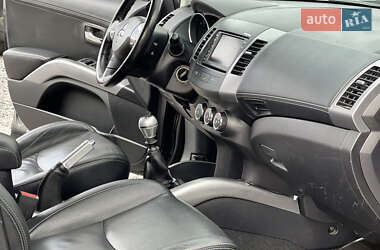 Позашляховик / Кросовер Mitsubishi Outlander 2010 в 