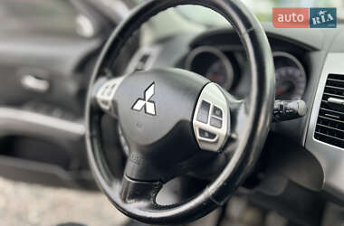 Позашляховик / Кросовер Mitsubishi Outlander 2010 в 