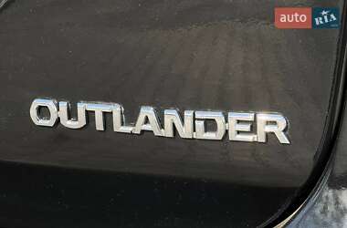 Позашляховик / Кросовер Mitsubishi Outlander 2012 в 