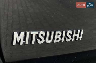 Позашляховик / Кросовер Mitsubishi Outlander 2012 в 