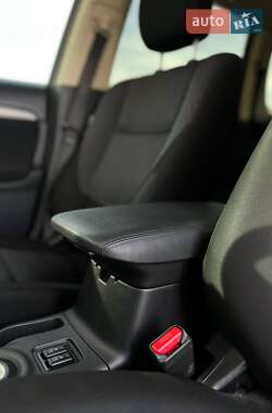 Позашляховик / Кросовер Mitsubishi Outlander 2012 в 