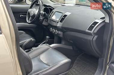 Внедорожник / Кроссовер Mitsubishi Outlander 2009 в 