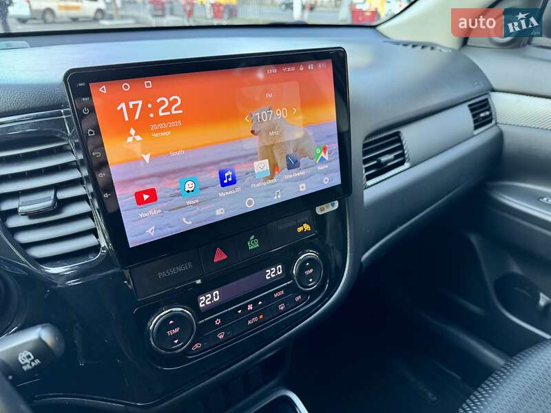 Внедорожник / Кроссовер Mitsubishi Outlander 2016 в Одессе