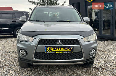 Внедорожник / Кроссовер Mitsubishi Outlander 2013 в 