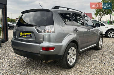 Внедорожник / Кроссовер Mitsubishi Outlander 2013 в 