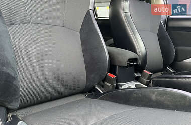 Внедорожник / Кроссовер Mitsubishi Outlander 2013 в 