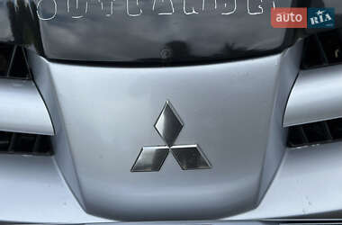 Позашляховик / Кросовер Mitsubishi Outlander 2006 в 