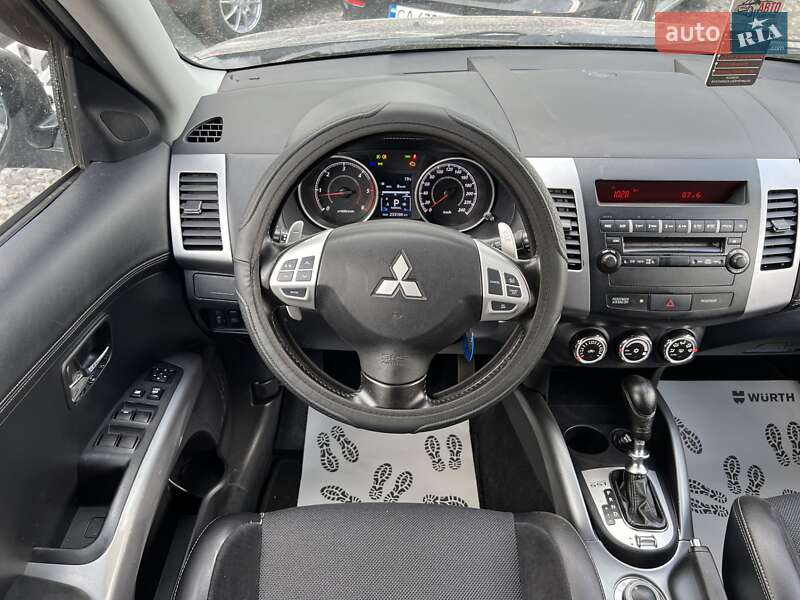 Внедорожник / Кроссовер Mitsubishi Outlander 2009 в Смеле