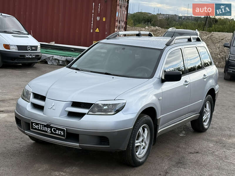 Позашляховик / Кросовер Mitsubishi Outlander 2003 в Рівному