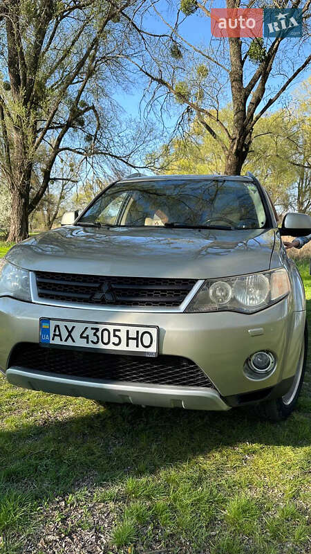 Внедорожник / Кроссовер Mitsubishi Outlander 2007 в 