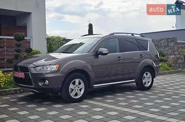Внедорожник / Кроссовер Mitsubishi Outlander 2013 в Стрые