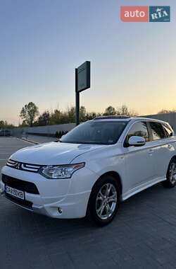 Позашляховик / Кросовер Mitsubishi Outlander 2013 в Києві