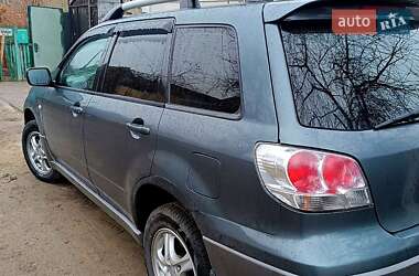 Позашляховик / Кросовер Mitsubishi Outlander 2004 в 
