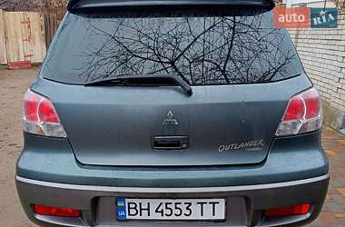 Позашляховик / Кросовер Mitsubishi Outlander 2004 в 