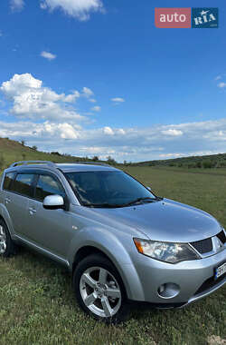 Внедорожник / Кроссовер Mitsubishi Outlander 2008 в Раздельной