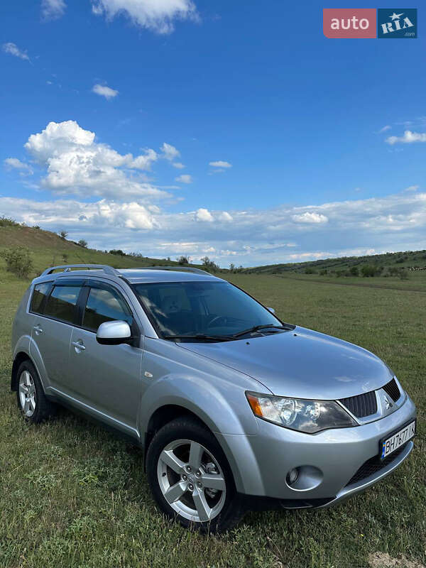Позашляховик / Кросовер Mitsubishi Outlander 2008 в 
