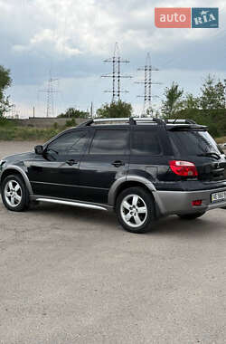 Позашляховик / Кросовер Mitsubishi Outlander 2006 в 