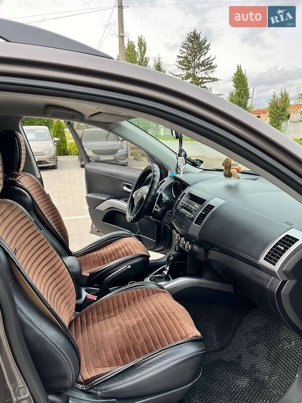 Позашляховик / Кросовер Mitsubishi Outlander 2011 в Тернополі фото 5 Позашляховик / Кросовер Mitsubishi Outlander 2011 в Тернополі