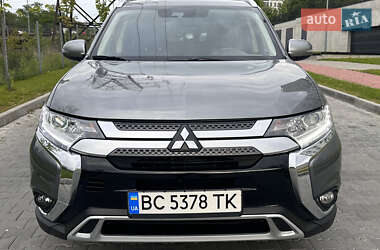 Внедорожник / Кроссовер Mitsubishi Outlander 2020 в 