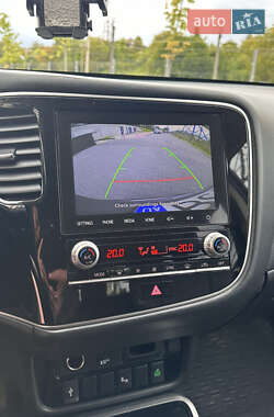 Внедорожник / Кроссовер Mitsubishi Outlander 2020 в 