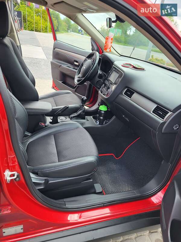 Позашляховик / Кросовер Mitsubishi Outlander 2014 в Івано-Франківську фото 6 Позашляховик / Кросовер Mitsubishi Outlander 2014 в Івано-Франківську