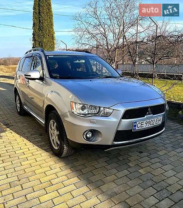 Позашляховик / Кросовер Mitsubishi Outlander 2011 в Мілієве