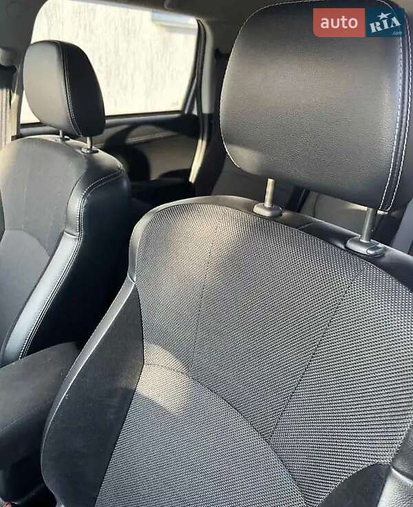 Позашляховик / Кросовер Mitsubishi Outlander 2011 в Мілієве