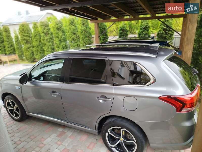 Позашляховик / Кросовер Mitsubishi Outlander 2018 в Тернополі