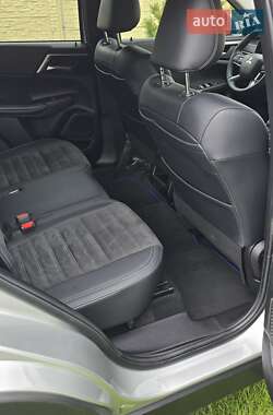 Внедорожник / Кроссовер Mitsubishi Outlander 2023 в 