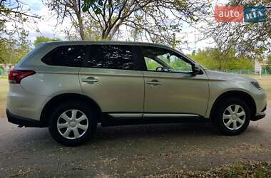 Внедорожник / Кроссовер Mitsubishi Outlander 2019 в Запорожье