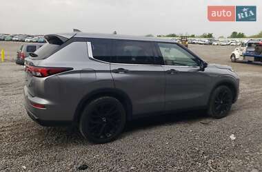 Позашляховик / Кросовер Mitsubishi Outlander 2022 в 
