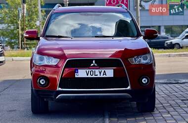 Позашляховик / Кросовер Mitsubishi Outlander 2010 в 