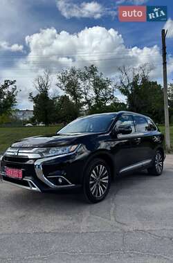 Позашляховик / Кросовер Mitsubishi Outlander 2018 в Кропивницькому