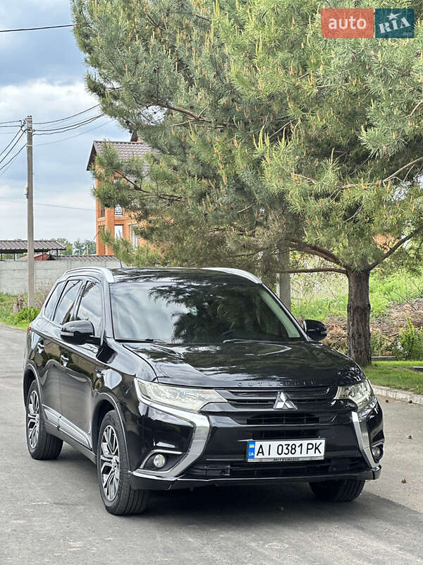 Позашляховик / Кросовер Mitsubishi Outlander 2015 в Білій Церкві