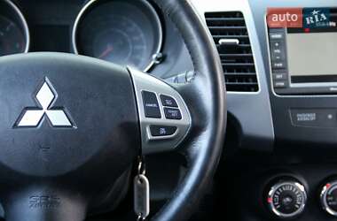Позашляховик / Кросовер Mitsubishi Outlander 2011 в 