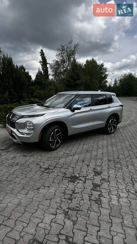 Позашляховик / Кросовер Mitsubishi Outlander 2021 в Дніпрі