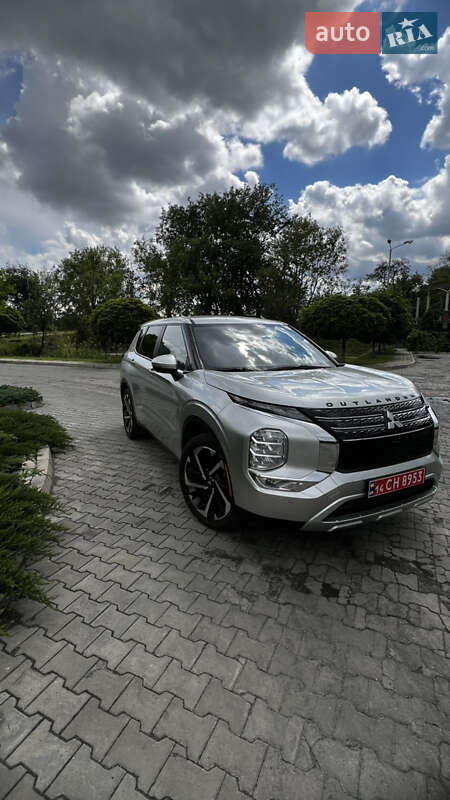 Позашляховик / Кросовер Mitsubishi Outlander 2021 в Дніпрі