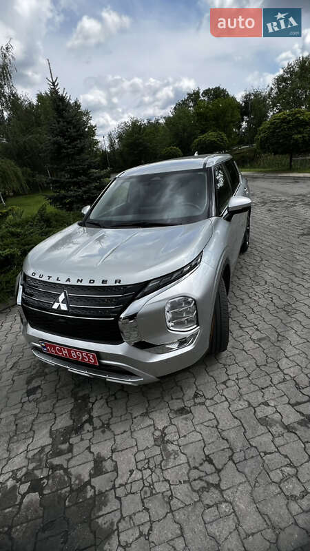 Позашляховик / Кросовер Mitsubishi Outlander 2021 в Дніпрі