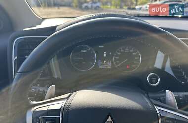 Внедорожник / Кроссовер Mitsubishi Outlander 2020 в 