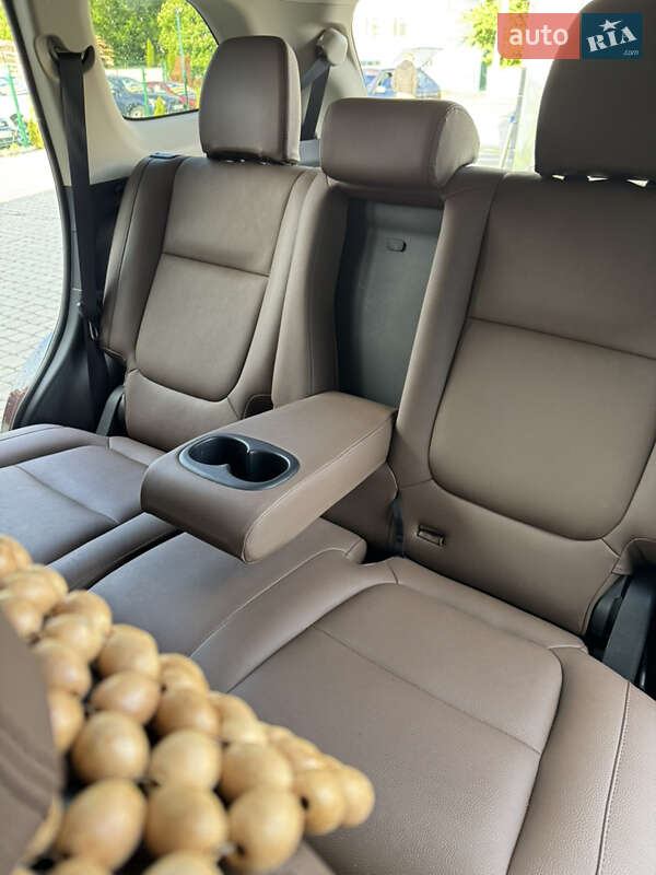 Внедорожник / Кроссовер Mitsubishi Outlander 2016 в Яремче