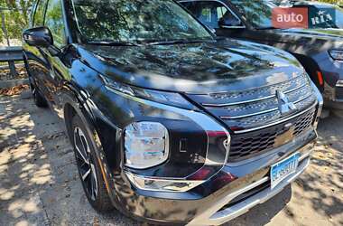 Mitsubishi Outlander 2023