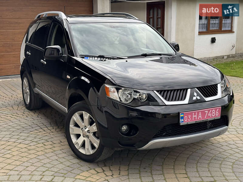 Внедорожник / Кроссовер Mitsubishi Outlander 2009 в 