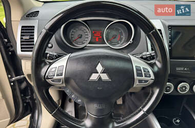 Внедорожник / Кроссовер Mitsubishi Outlander 2009 в 