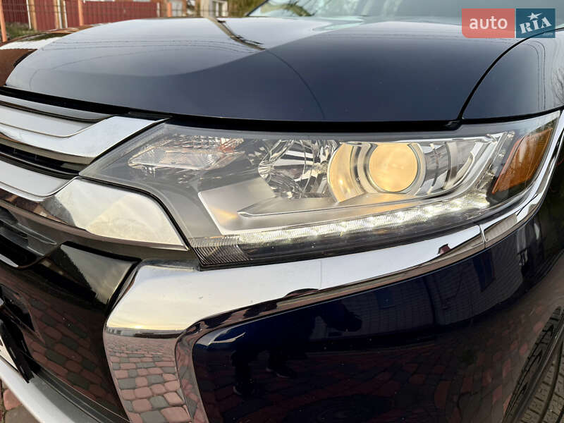 Внедорожник / Кроссовер Mitsubishi Outlander 2017 в Виннице