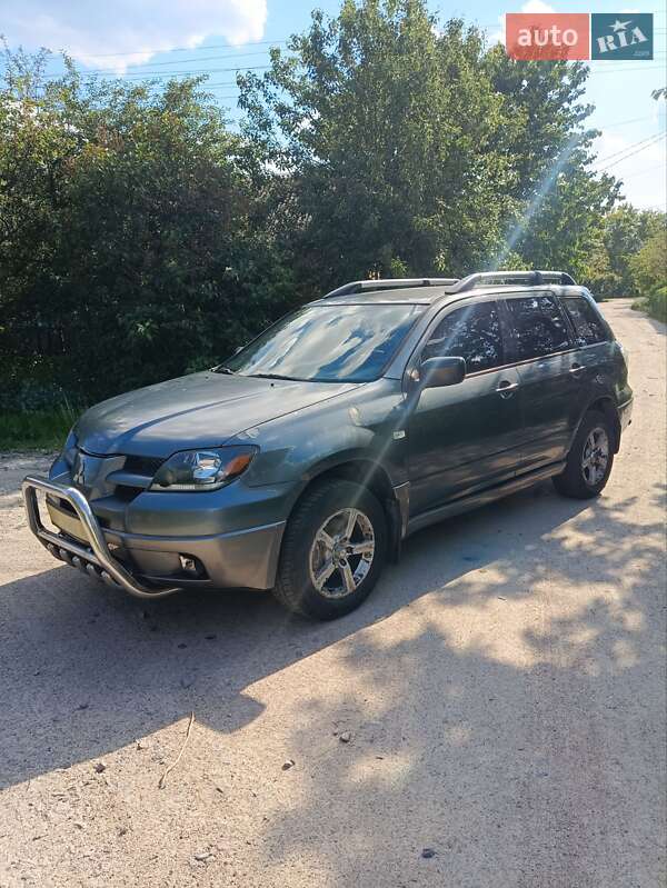 Позашляховик / Кросовер Mitsubishi Outlander 2003 в Харкові