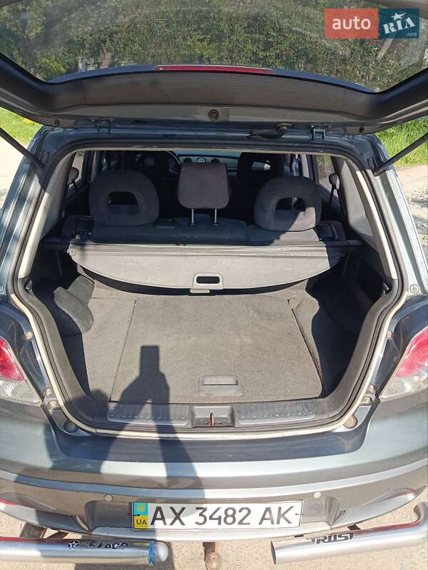 Позашляховик / Кросовер Mitsubishi Outlander 2003 в Харкові